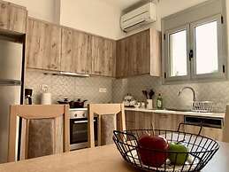 Urania Luxury Suite With Pool View -loutra Resort