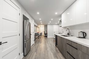 Cozy 5 Bedroom House in Downtown Toronto