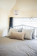 Cozy 5 Bedroom House in Downtown Toronto