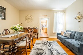 Cozy 5 Bedroom House in Downtown Toronto