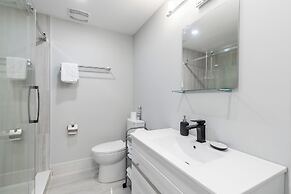 Cozy 5 Bedroom House in Downtown Toronto