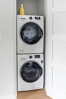 Cozy 5 Bedroom House in Downtown Toronto