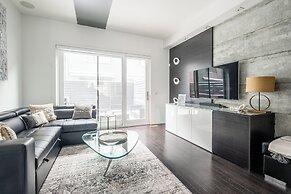 Cozy 5 Bedroom House in Downtown Toronto