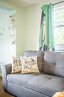 Cozy 5 Bedroom House in Downtown Toronto