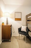 Cozy 5 Bedroom House in Downtown Toronto