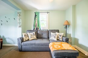 Cozy 5 Bedroom House in Downtown Toronto