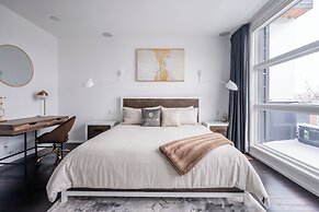 Cozy 5 Bedroom House in Downtown Toronto