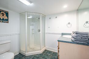 Cozy 5 Bedroom House in Downtown Toronto