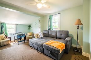 Cozy 5 Bedroom House in Downtown Toronto