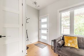 Cozy 5 Bedroom House in Downtown Toronto