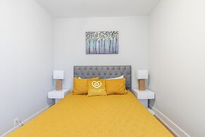 Cozy 5 Bedroom House in Downtown Toronto