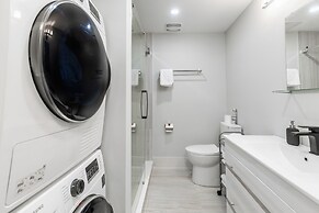 Cozy 5 Bedroom House in Downtown Toronto