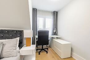 Cozy 5 Bedroom House in Downtown Toronto