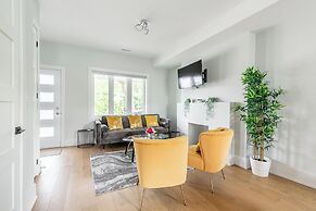 Cozy 5 Bedroom House in Downtown Toronto