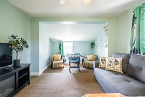 Cozy 5 Bedroom House in Downtown Toronto