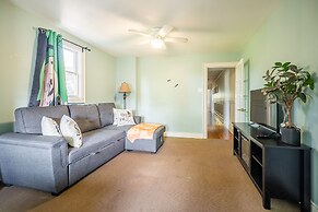 Cozy 5 Bedroom House in Downtown Toronto