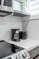 Cozy 5 Bedroom House in Downtown Toronto