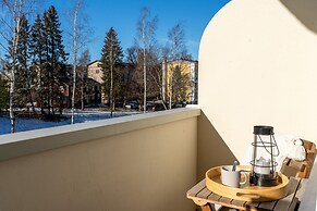 2-Bedroom apartment Steps from the Metro