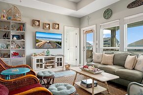 Sea Leggs 3 Bedroom Home by RedAwning