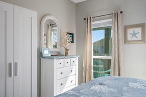 Sea Leggs 3 Bedroom Home by RedAwning