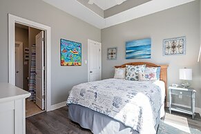 Sea Leggs 3 Bedroom Home by RedAwning