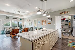 Sea Leggs 3 Bedroom Home by RedAwning