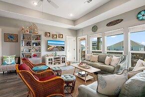 Sea Leggs 3 Bedroom Home by RedAwning