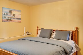 5 Mi to Lake Sumter Landing: Bright Home w/ Patio