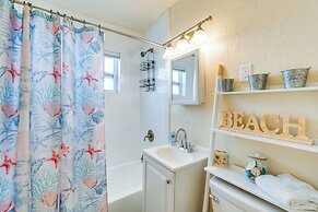 4 Mi to Beach: Charming Port Charlotte Home!