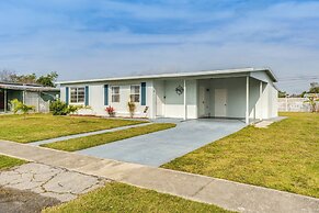 4 Mi to Beach: Charming Port Charlotte Home!