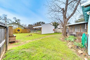 Fifties Diner-style Llano Home w/ Shared Fire Pit