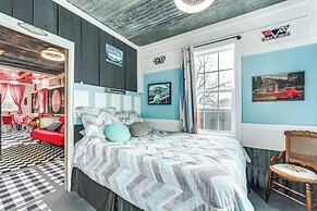 Fifties Diner-style Llano Home w/ Shared Fire Pit