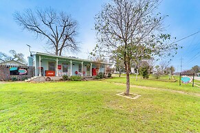 Fifties Diner-style Llano Home w/ Shared Fire Pit