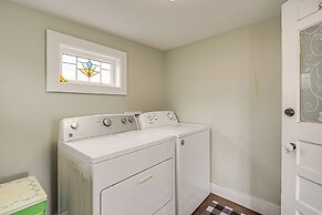 Retro Retreat in Llano w/ Screened Porch!