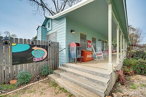 Retro Retreat in Llano w/ Screened Porch!