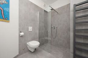 Unique Apartment by Renters