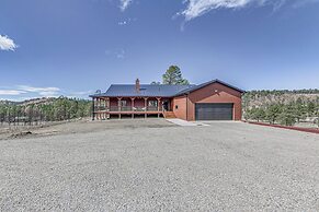 Spacious Ruidoso Home: Hike, Golf, Ski & More!