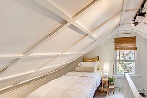 Bright Lawrence Vacation Rental ~ 1 Mi to KU!