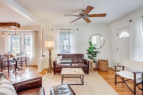 Bright Lawrence Vacation Rental ~ 1 Mi to KU!