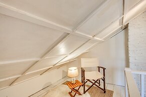 Bright Lawrence Vacation Rental ~ 1 Mi to KU!