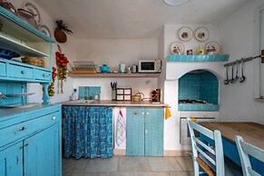 3723 Trullo Bello Sguardo by Barbarhouse