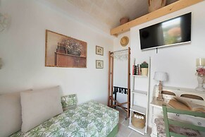 3723 Trullo Bello Sguardo by Barbarhouse