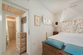 3723 Trullo Bello Sguardo by Barbarhouse