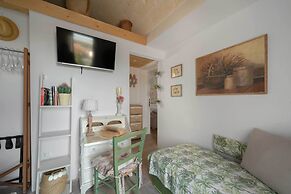 3723 Trullo Bello Sguardo by Barbarhouse