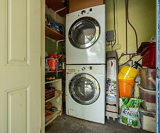 Family Home Heated Pool Victoria Park2BR