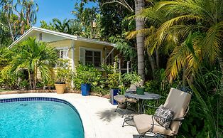 Family Home Heated Pool Victoria Park2BR