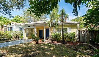 Family Home Heated Pool Victoria Park2BR