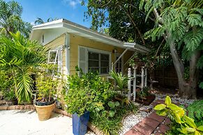 Family Home Heated Pool Victoria Park2BR