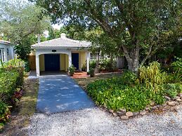 Family Home Heated Pool Victoria Park2BR