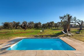 3746 Trullo Mandorlo by Barbarhouse